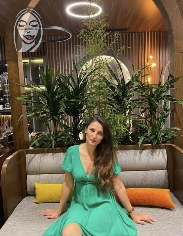 Tatlı Çift ile Arka Oda